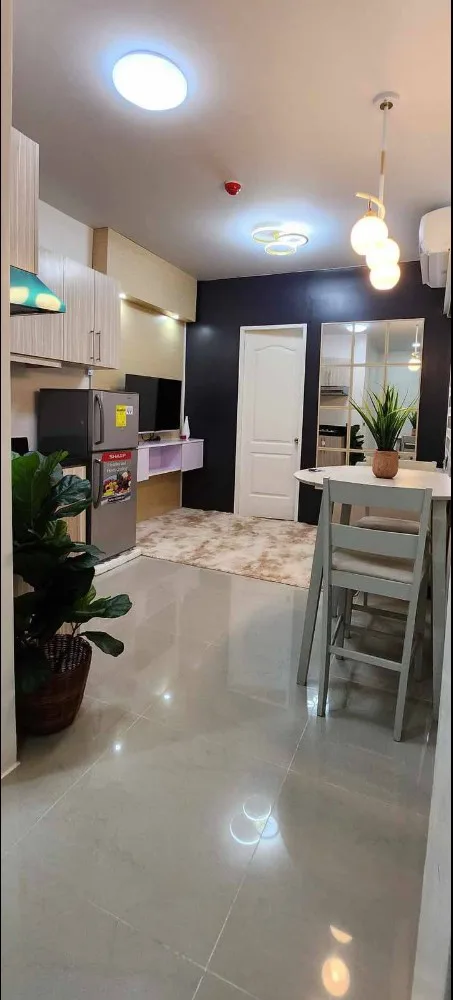 for-rent-1-bedroom-unit-with-balcony-at-brentwood-condominium-right-in-front-of-gaisano-grand-mall-basak-lapulapu-city-for-rent