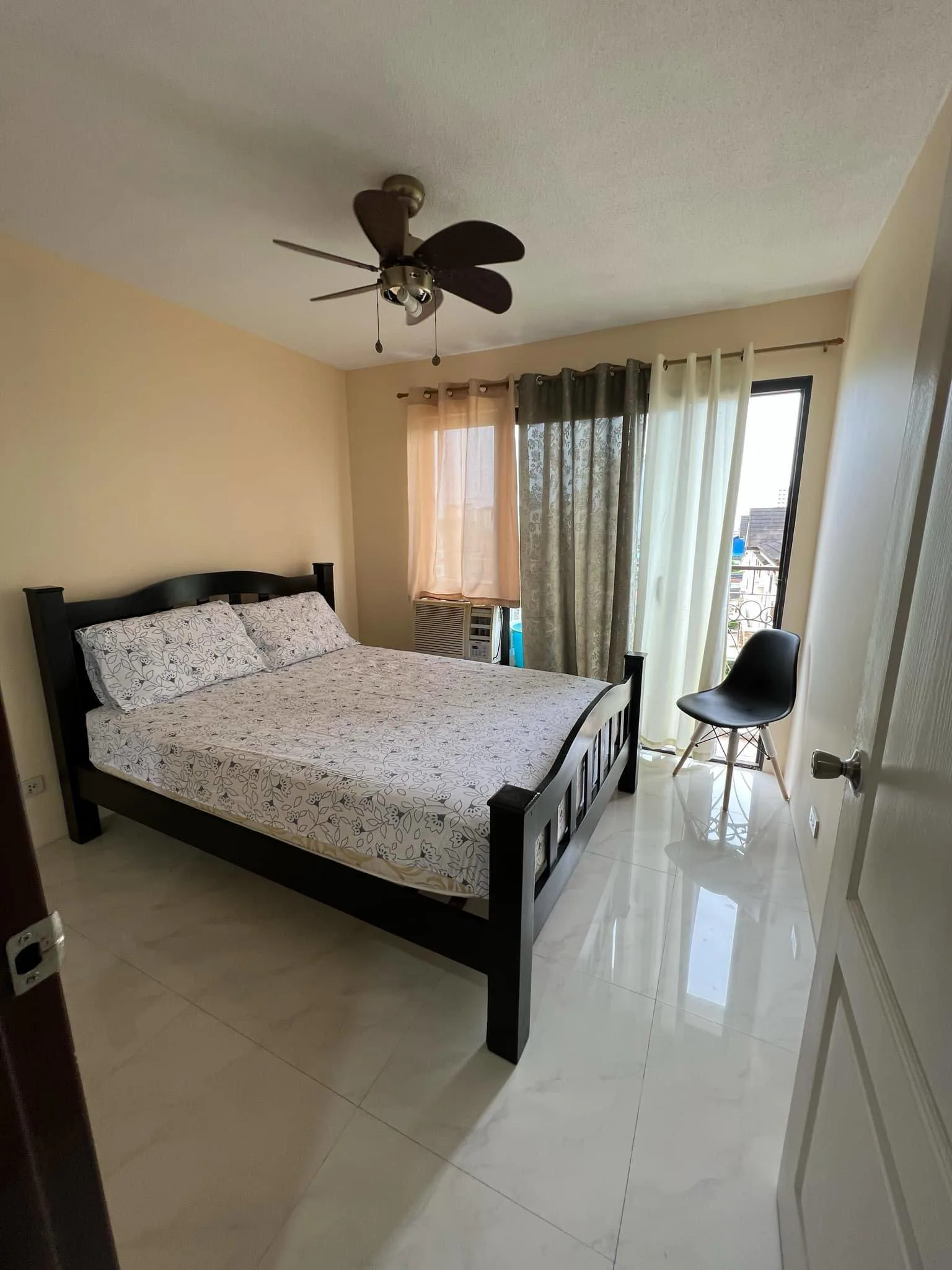 modern-2br-condo-in-one-oasis-cebu-semi-furnished-ready-to-move-in-for-rent