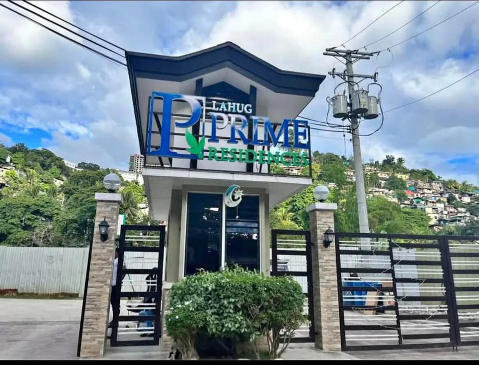 For rent Loft type Condo in Lahug Cebu City neat JY Square Mall