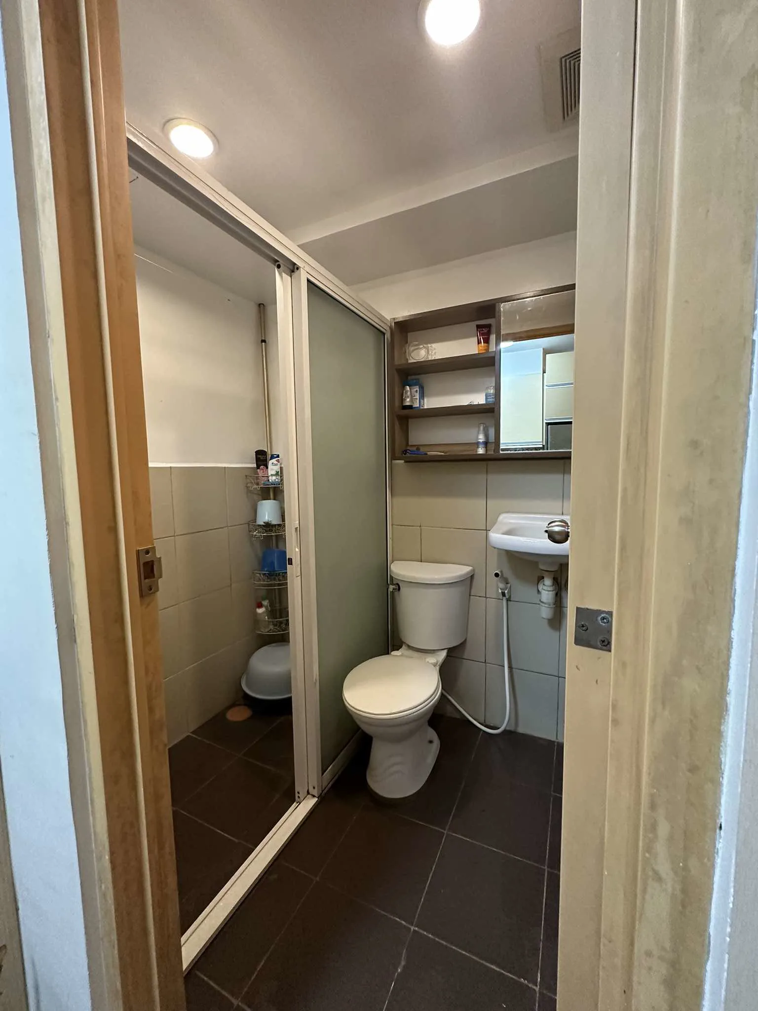 budget-friendly-studio-unit-in-deca-homes-tisa-35000-deal-for-rent