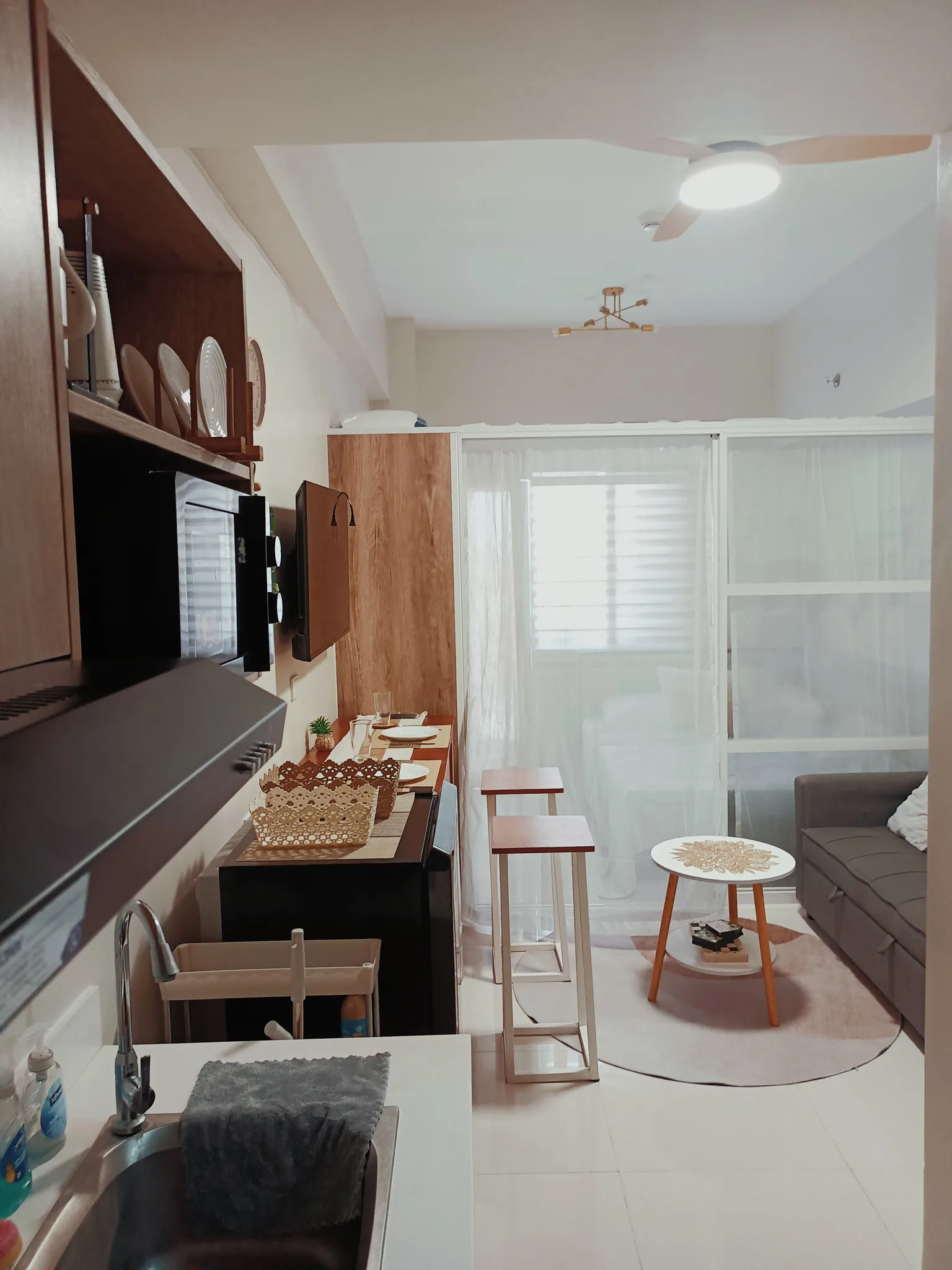 primeworld-district-1-br-with-balcony-for-rent