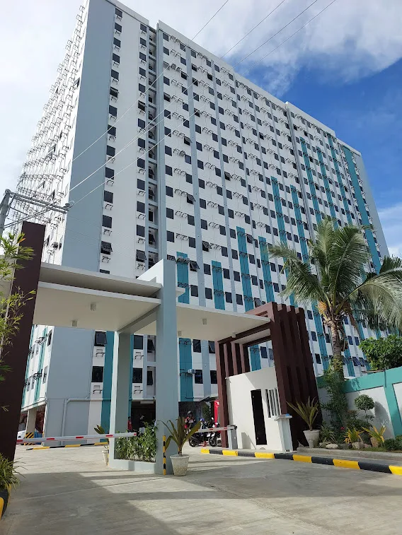 2 Bedroom  Condo FOR  RENT  in Deca Homes Banilad Mandaue City