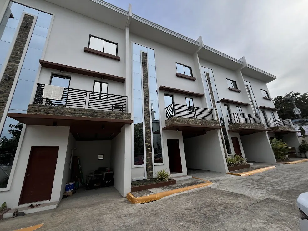 3 bedroom 3 Storey house  Semi furnished for Rent in Peace Valley Lahug Cebu City