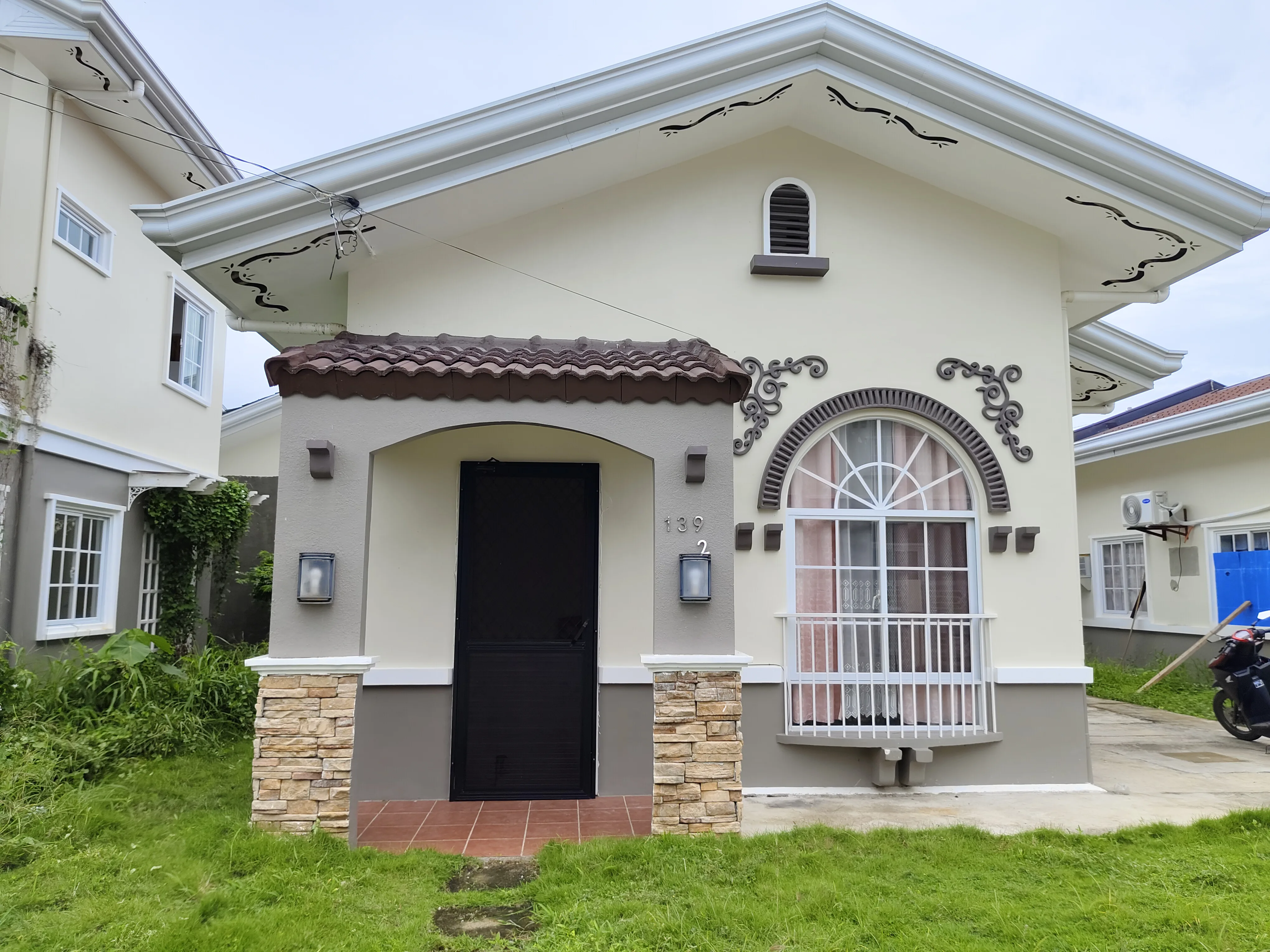 3-bedrooms-and-1-separate-toilet-and-bath-at-royal-palms-tres-subdivision-1-for-rent