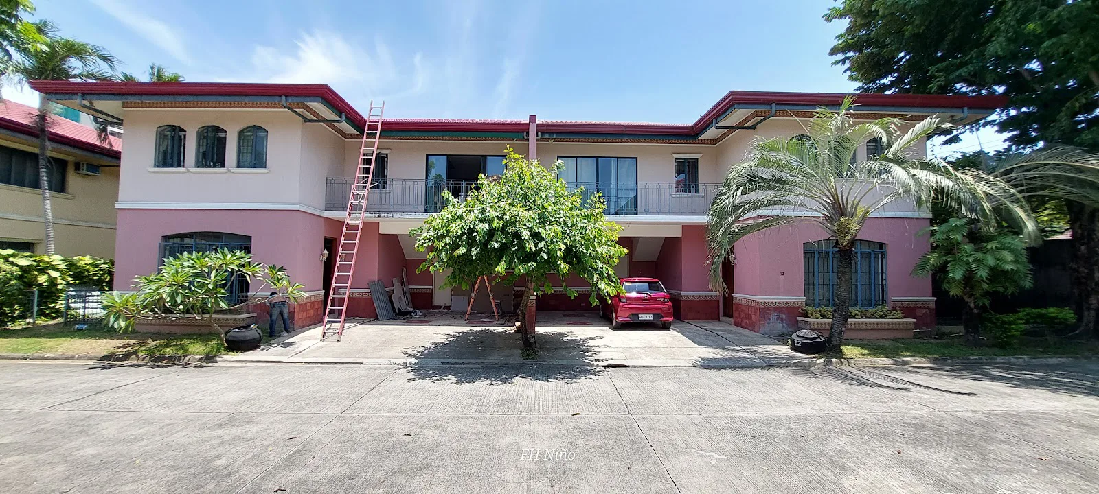 3 Bedroom Duplex house with 2 Carport for rent in  AS Fortuna Mandaue City