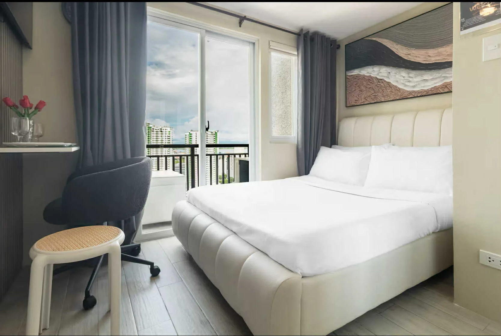 for-rent-fully-furnished-studio-unit-with-balcony-at-cityscape-grand-tower-for-rent