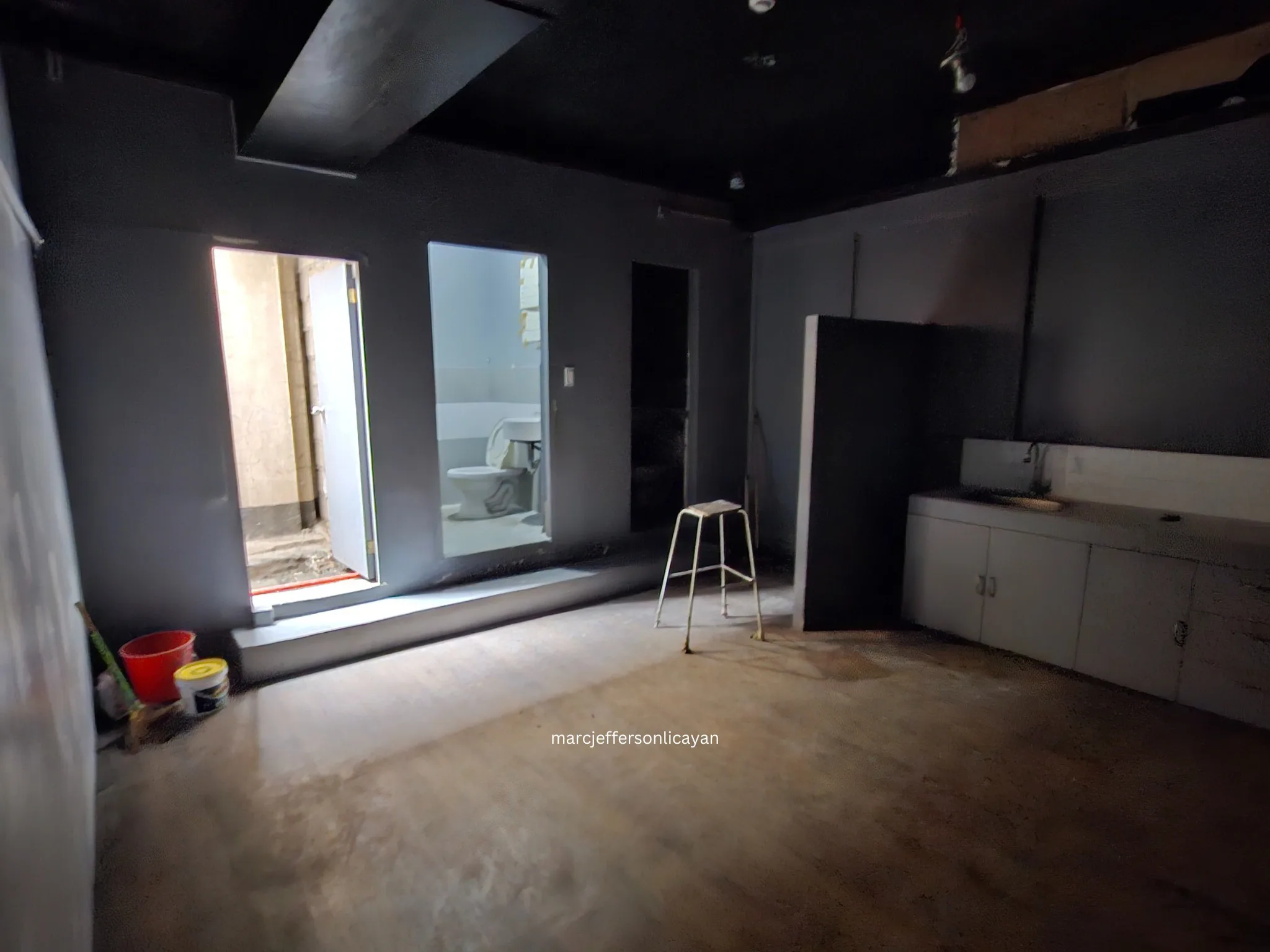3rd-floor-office-space-with-2-rooms-2-restrooms-big-parking-in-divisoria-cdo-for-rent