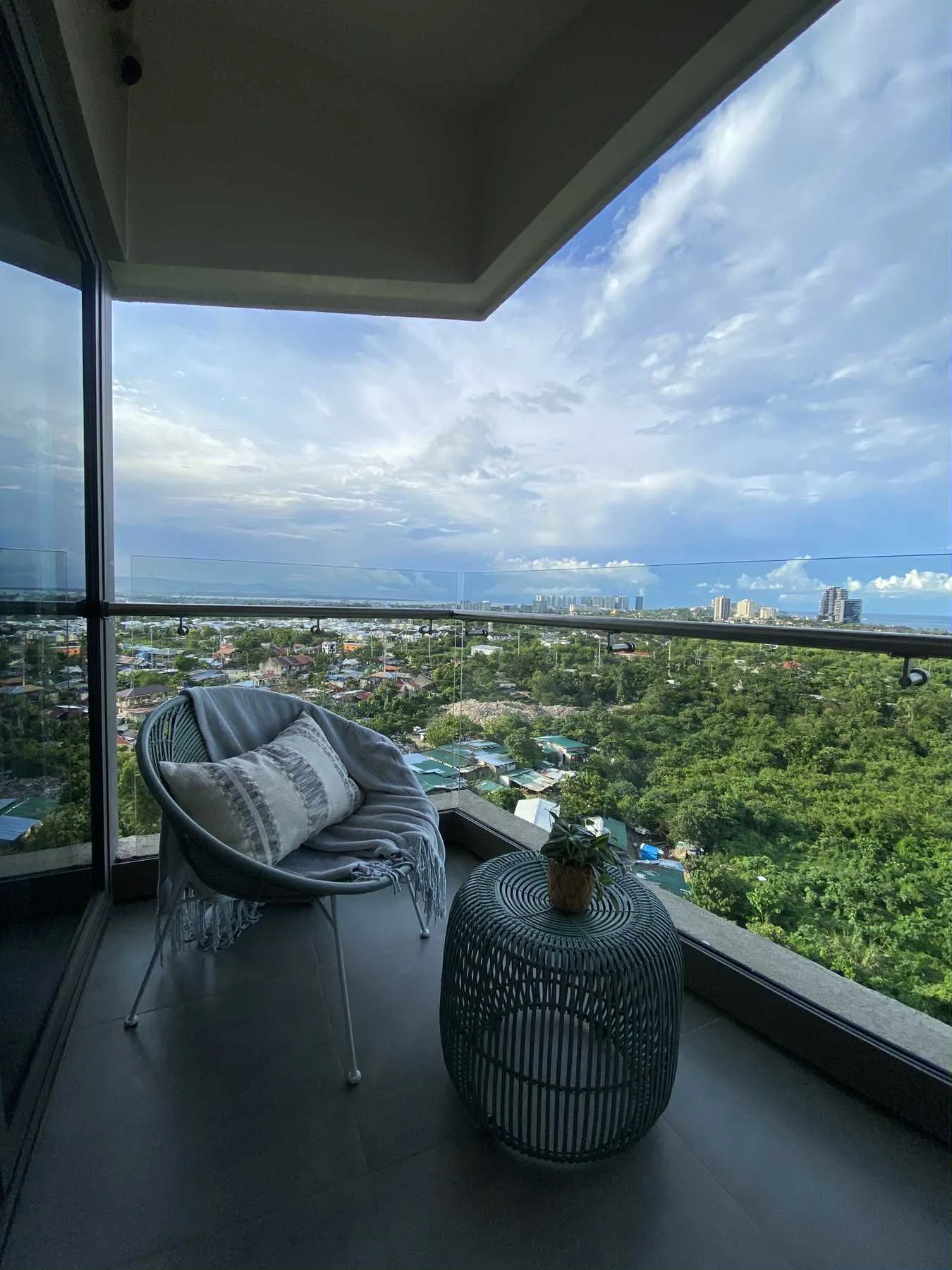 tambuli-seaside-studio-for-rent