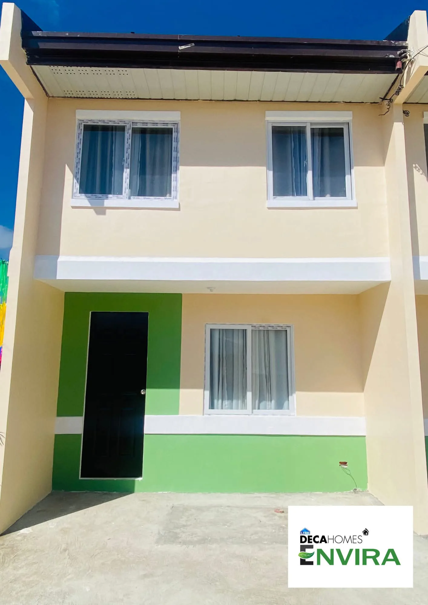 2-storey-bare-unit-envira-townhouse-for-rent