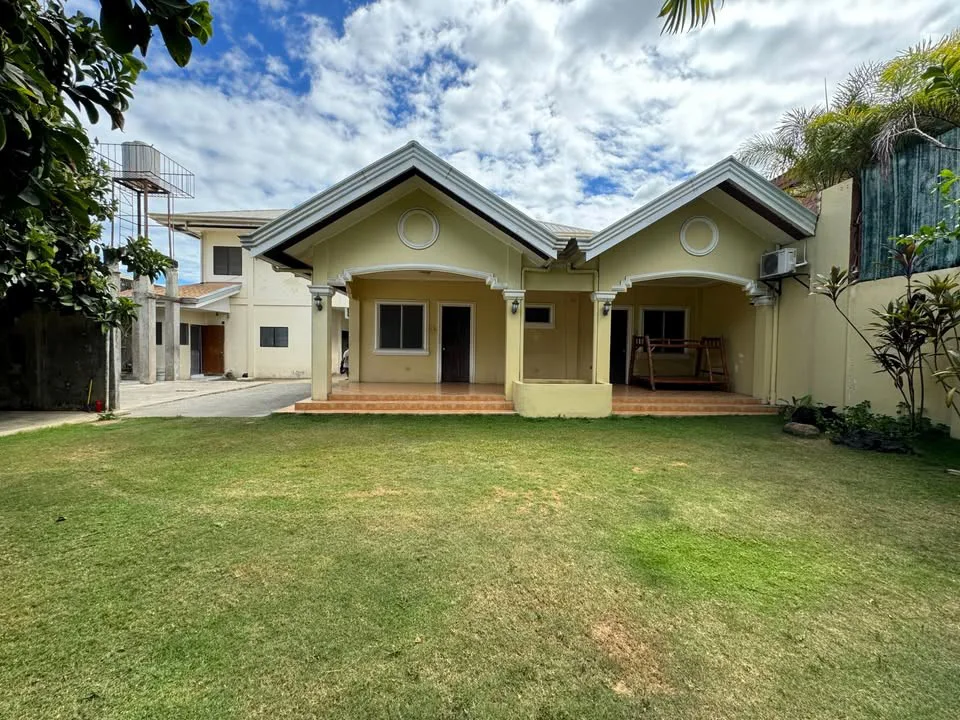 𝐅𝐎𝐑 𝐒𝐀𝐋𝐄 𝐨𝐫 𝐅𝐎𝐑 𝐑𝐄𝐍𝐓 Gated 5 Bedroom House and Lot in Mandaue City